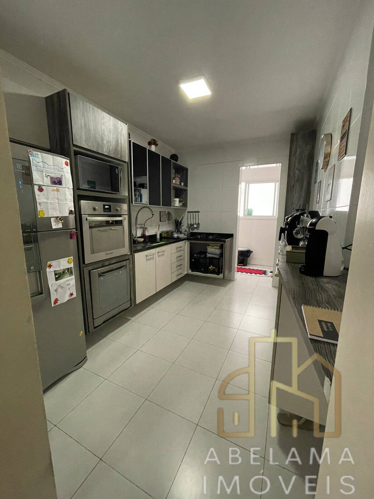 Apartamento à venda com 3 quartos, 123m² - Foto 4