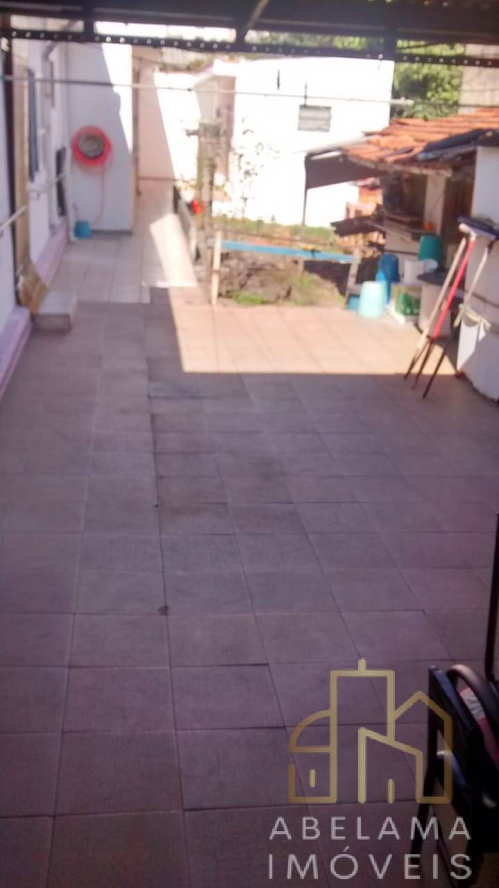 Casa à venda com 4 quartos, 400m² - Foto 2